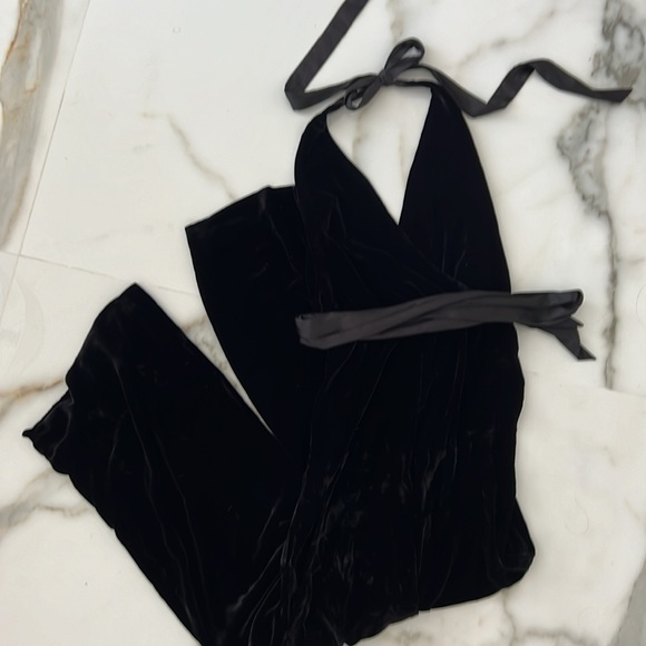 Alice and Olivia Cyprus Halter Neck Velvet Jumpsuit - Picture 6 of 9
